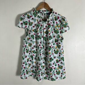 ModCloth women’s Short Sleeve Ruffle Shirt Novelty Christmas Size Large Leaf